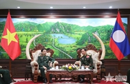 Defense Minister meets with Lao counterpart